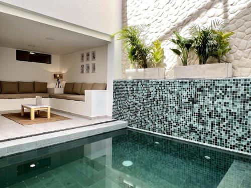 BALI - AC & Heated Pool in Provenza
