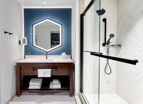 Residence Inn by Marriott Nashville Downtown/Convention Center Image