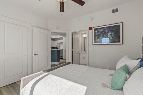 Calypso Beach Resort! Premium 3BD 3BA Corner Unit! photo 9