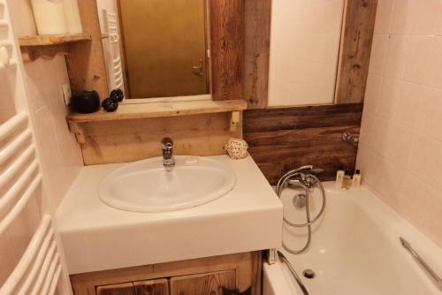 Vannituba majutusasutuses Résidence Diamant - DIAMANT APPARTEMENT 50M² 6 PERS CENTRE STATION MAE-7461