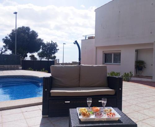 Family villa with sea view and pool