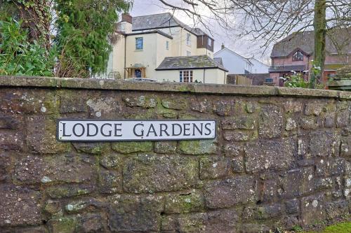 Sijil, anugerah, tanda atau dokumen lain yang dipamerkan di Little Gem in the Forest of Dean! Hot tub, Private garden, Dog Friendly, Smart TVs and Beautiful Historic Village Location!
