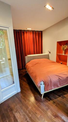 Beautiful apartment with private garden