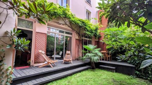 Beautiful apartment with private garden