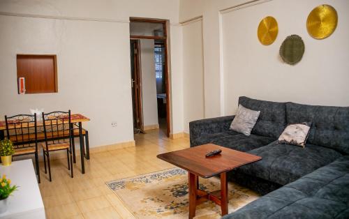 Φωτογραφία από το άλμπουμ του Blue House σε Lwero