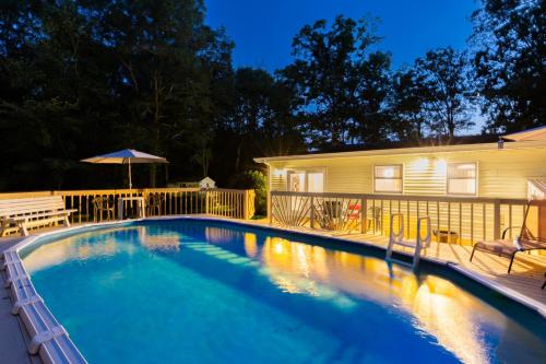 Kolam renang di atau dekat dengan Elegant Pool House in Cape May- 12 people