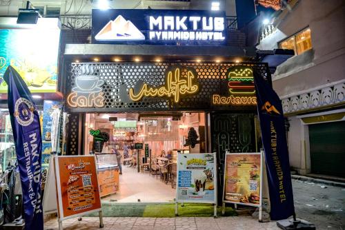 Certifikát, hodnocení, plakát nebo jiný dokument vystavený v ubytování Maktub Pyramids Hotel