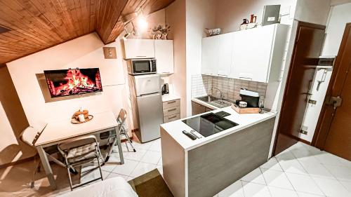 Η κουζίνα ή μικρή κουζίνα στο Matteotti Sky 1