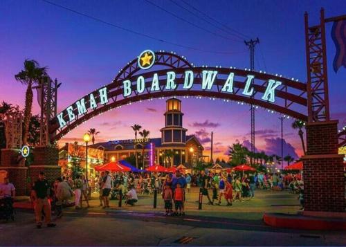 Επισκέπτες που μένουν στο Inviting and Spacious Apartment in Houston Near Kemah Boardwalk and NASA Space Center