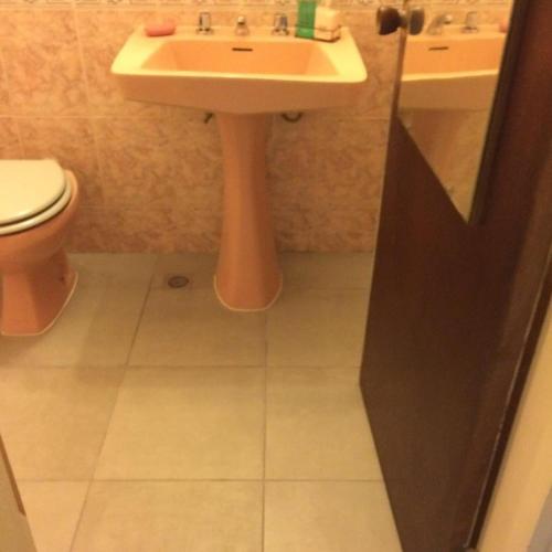 Ένα μπάνιο στο Nice apartment 100 meters away from Playa Brava