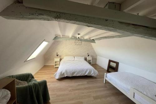 Postel nebo postele na pokoji v ubytování Warm cottage in Corrèze-formerly TUI Ferienhaus