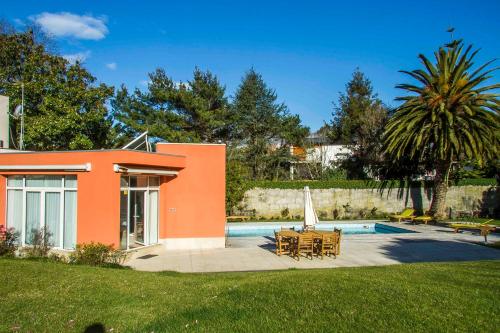 Liiiving in Porto | Oporto Garden Pool House