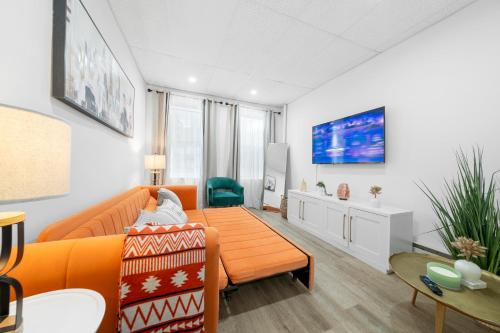 Φωτογραφία από το άλμπουμ του Apartment Near NYC easy access to transportation σε West New York