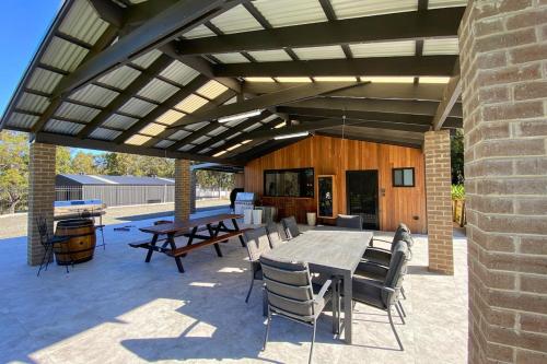 Restoran atau tempat lain untuk makan di Vineyard Retreat entire home