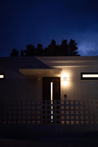 Fotografie z fotogalerie ubytování 新築 プールヴィラ 瀬底リシェス -2泊以上のご予約で1朝食プレゼント- v destinaci Motobu