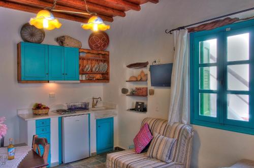 A kitchen or kitchenette at Pano Gitonia