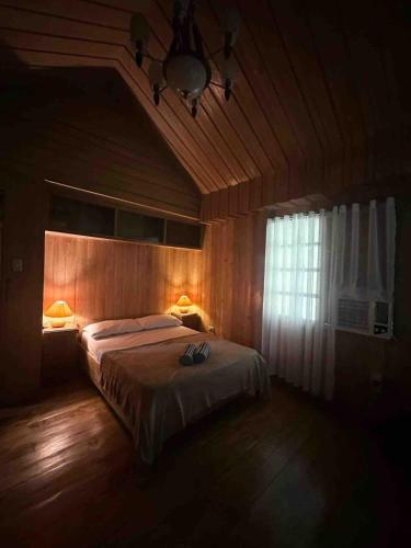 Katil atau katil-katil dalam bilik di St Vincents Arbor Cabin