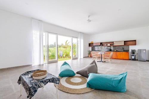 Η κουζίνα ή μικρή κουζίνα στο Bali Alam Villa