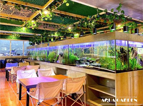 Un restaurante o sitio para comer en Misty Hills