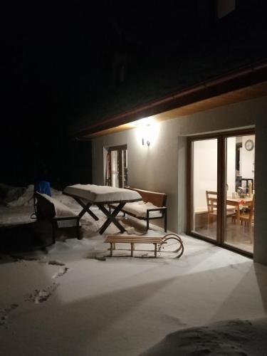 Domek w Górach Sowich semasa musim sejuk