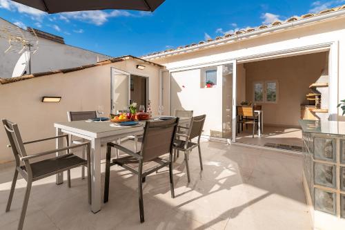 Villa Pare Vives 77 by Sealand Villas
