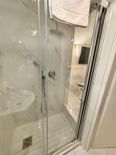 House Luxury Toto
