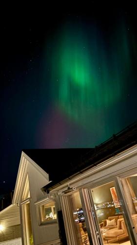 Gambar di galeri bagi Modern studio apartment near cabelcar, sherpa stairs and the mountain di Trondalen