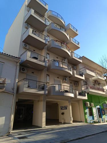 Το κτήριο όπου στεγάζεται  το διαμέρισμα