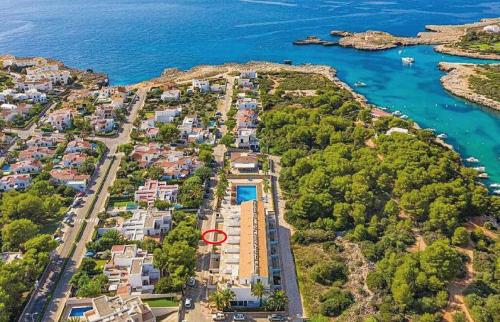 Son Carrió 8 في Son Carrio: اطلالة جوية لمنتجع قريب من الماء