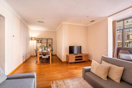 The Collection Barcelona - Elegant and historic 3BD in Pl Urquinaona!