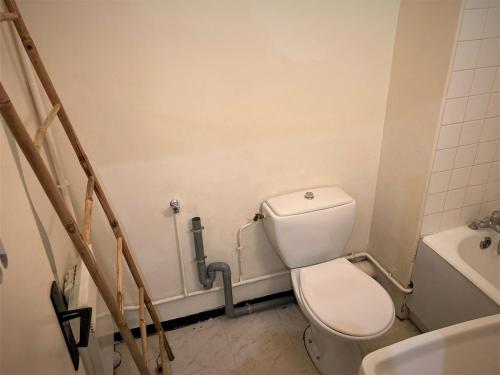Ένα μπάνιο στο Appartement double 16 à LIMOGES