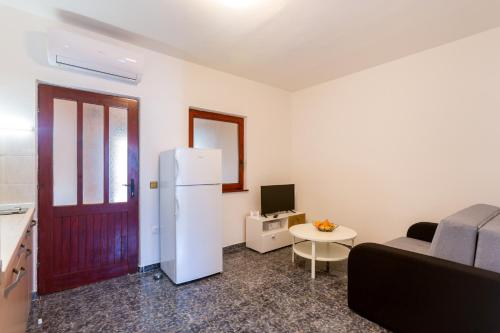 Aleksic - App Mali A2 - MPolo