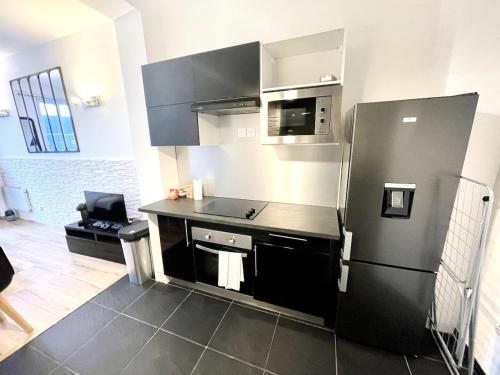 Bercy Station, Near Arena