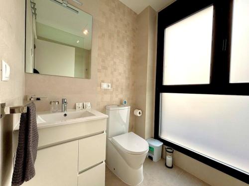Un baño de Suite SeaView By Calpitality