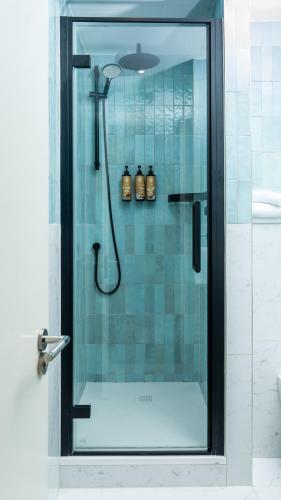 Un baño de The Fleet