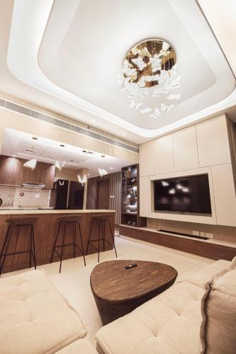 Luxury Huge 1BR apartment With Private Garden in Uptown Al Zahia