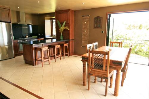 Η κουζίνα ή μικρή κουζίνα στο Auwas Island Holiday Home