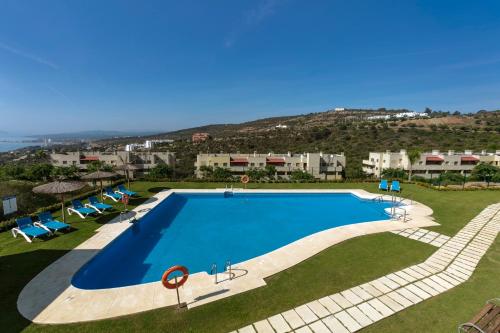Sun-Soaked Home - Panoramic Sea View, Pool, Parking