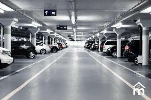 Φωτογραφία από το άλμπουμ του Paris Bercy with car park by Melvane σε Charenton-le-Pont