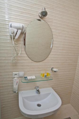 Ванная комната в Renion Zyliha Hotel