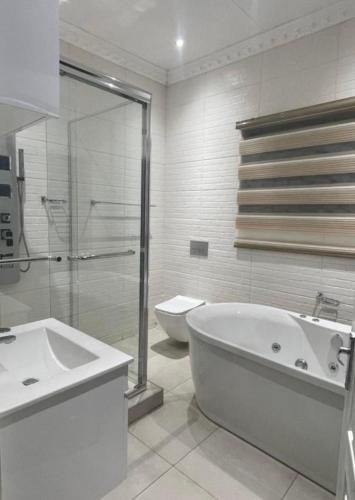 Un baño de Kings view exclusive villas