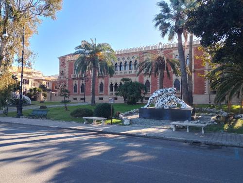 Un jardín fuera de ReggioDuomo