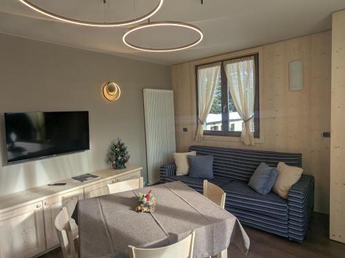 TV a/nebo společenská místnost v ubytování Chalet Meridiana