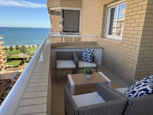 Beachfront II, Superior - ServHouse