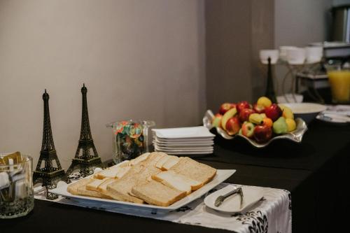 Makanan di atau berdekatan hotel