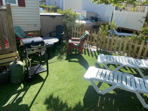 Κήπος έξω από το mobi canet