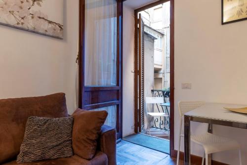 GuestHost - Charming Apartment near Piazza di Spagna