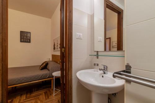 GuestHost - Charming Apartment near Piazza di Spagna
