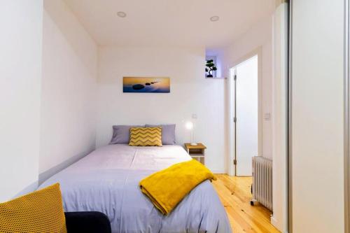 Mourarias Place - Yellow Studio