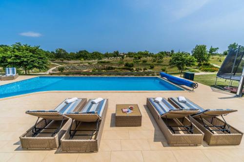 Villa Arkaim with Private Pool